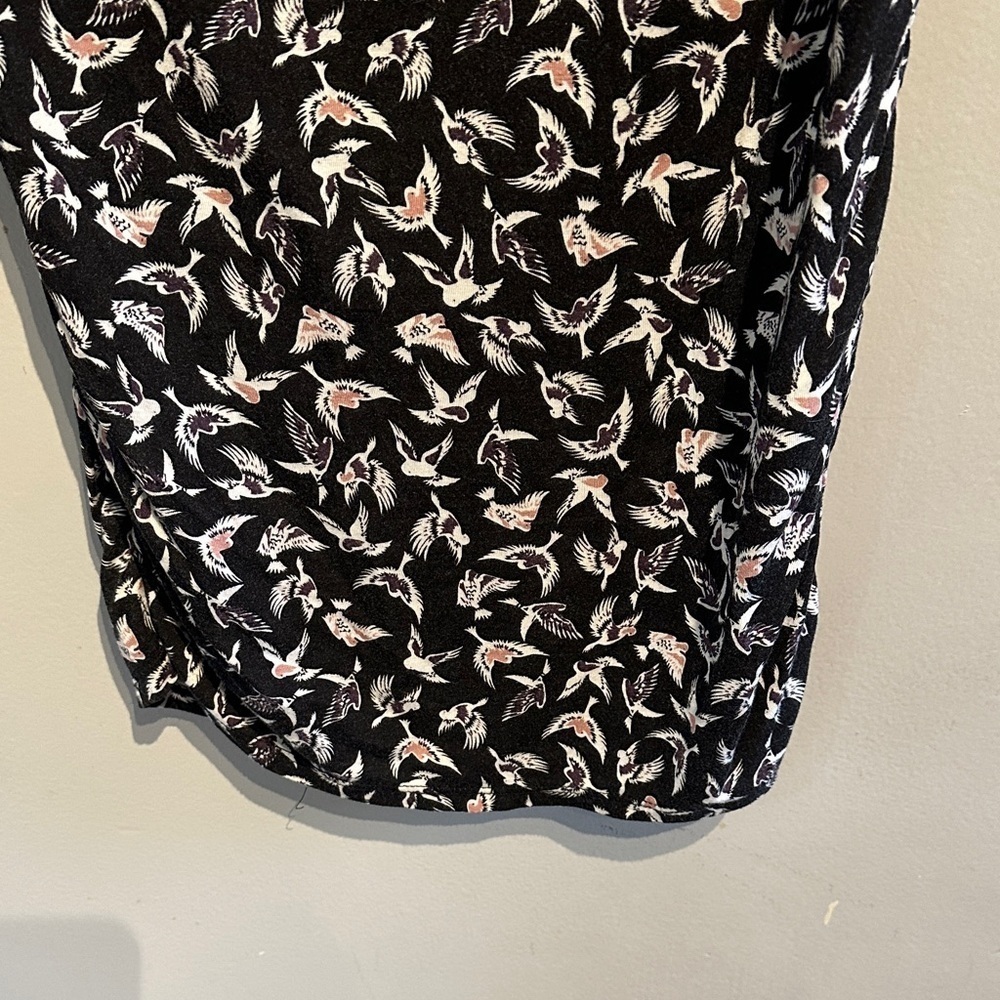 🌸Ricki's Black and White Bird Pattern sleeveless Top - Picture 4 of 9